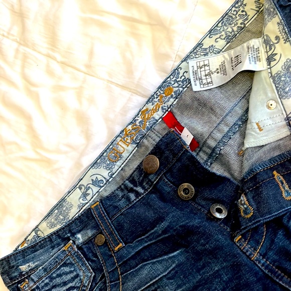 Guess denim shorts. Fits sz 10/12. New and very cute ! - Picture 4 of 4